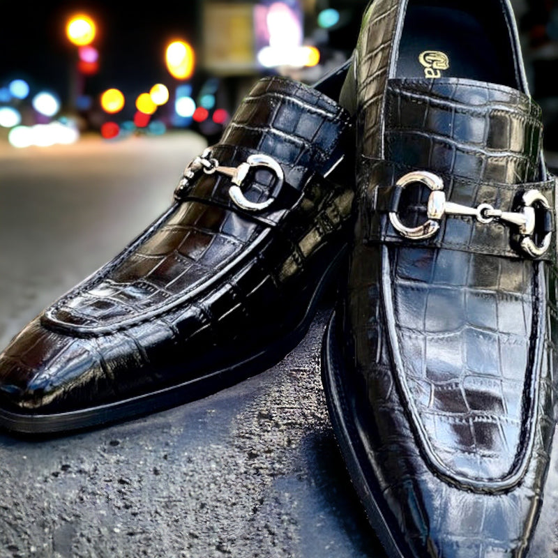 Carrucci Gator Print Leather Loafer (Black)